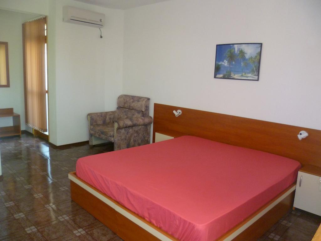 Coral Family Hotel Chernomorets Room photo